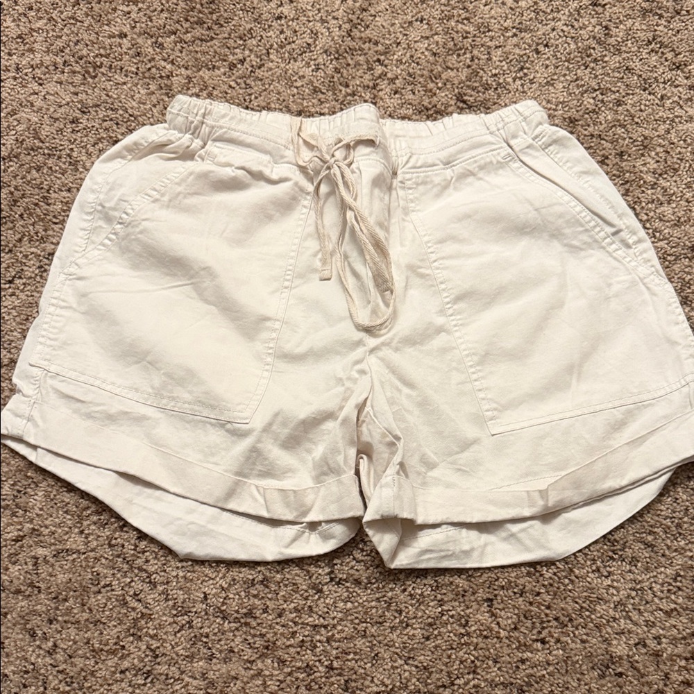 Velvet Women's Light Cream Cargo Shorts